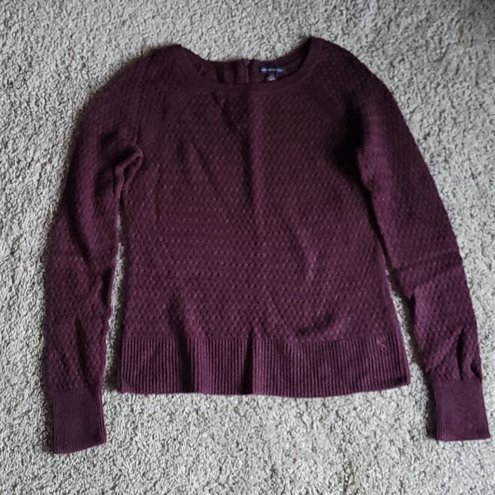 American Eagle Sweater in Deep Maroon